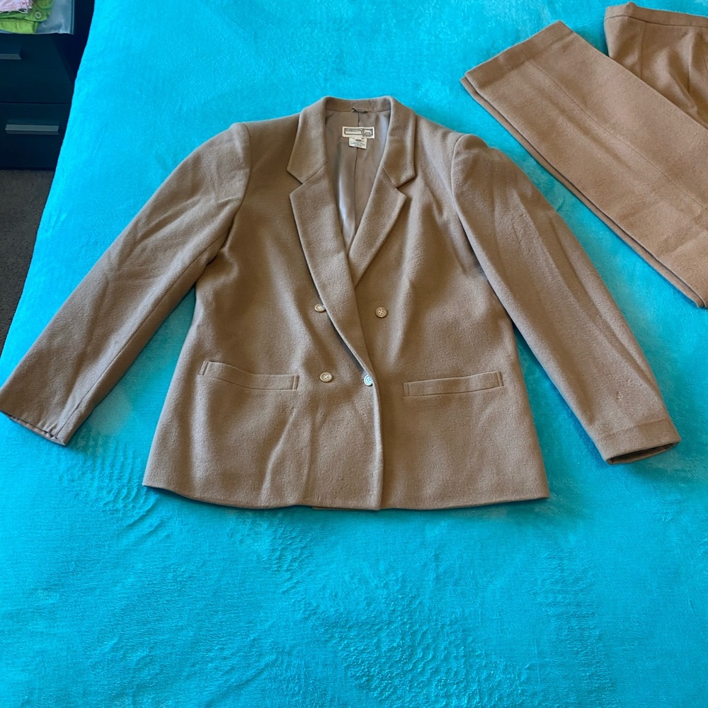 Caramel Hair Women’s Suit Set